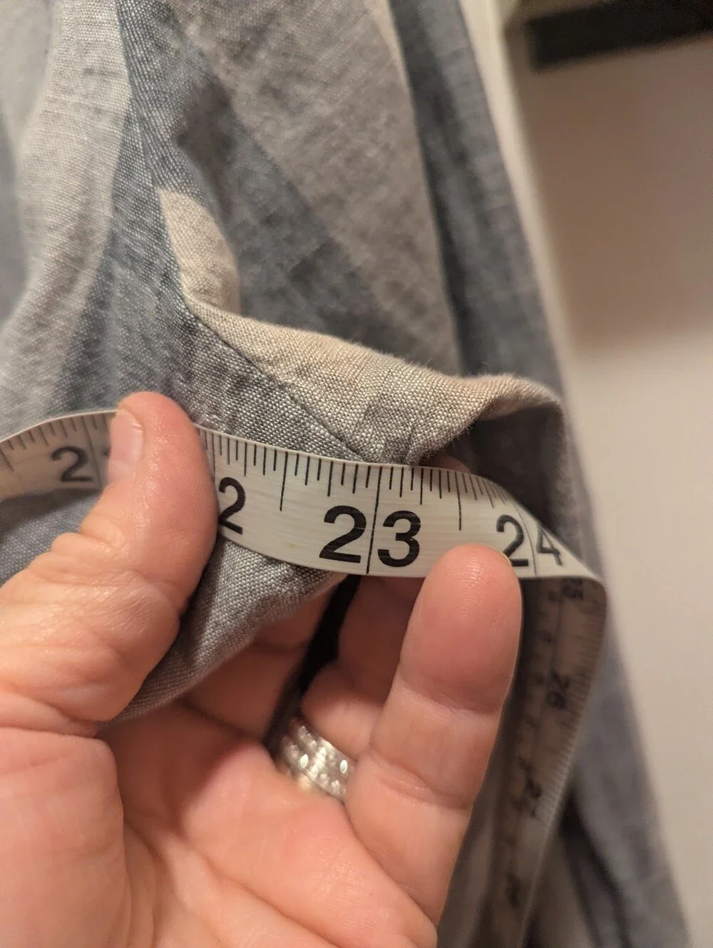 Banana Republic Men's Large Gray Vertical Stripe Long Sleeve Button-Down Shirt